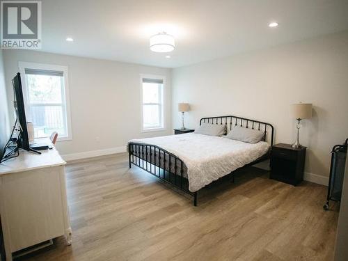 7460 Gabriola Crescent, Powell River, BC - Indoor Photo Showing Bedroom