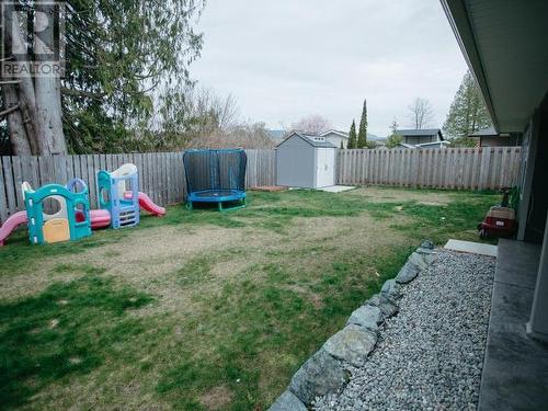 7460 Gabriola Crescent, Powell River, BC - Outdoor With Backyard