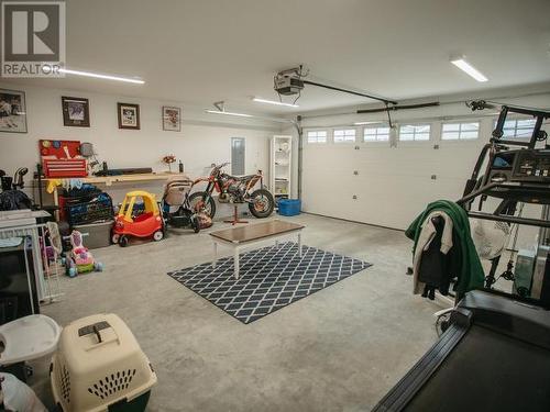 7460 Gabriola Crescent, Powell River, BC - Indoor Photo Showing Garage