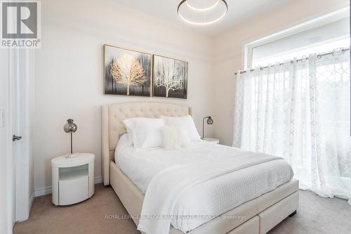 #405 -457 Plains Rd E, Burlington, ON - Indoor Photo Showing Bedroom