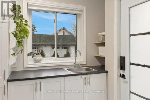 153 George St, Belleville, ON - Indoor Photo Showing Kitchen