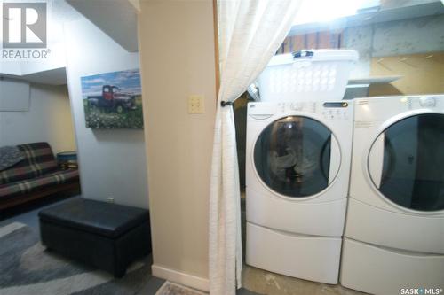 33 455 Pinehouse Drive, Saskatoon, SK - Indoor Photo Showing Laundry Room