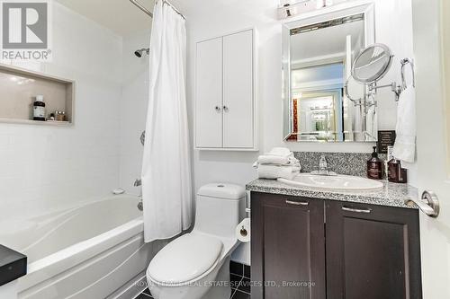 3302 - 2181 Yonge Street, Toronto, ON - Indoor Photo Showing Bathroom