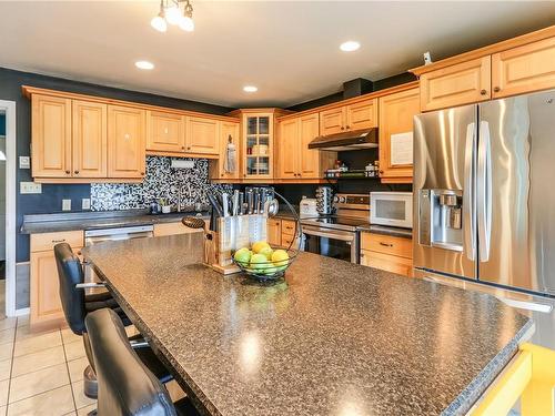 1954 Cinnabar Dr, Nanaimo, BC - Indoor Photo Showing Kitchen With Stainless Steel Kitchen