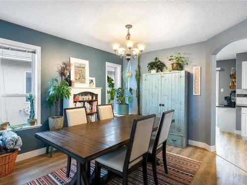 5706 Quarry Cres, Nanaimo, BC - Indoor Photo Showing Dining Room