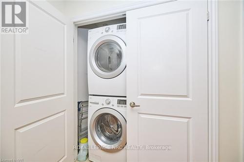 #113 -4644 Pettit Ave, Niagara Falls, ON - Indoor Photo Showing Laundry Room