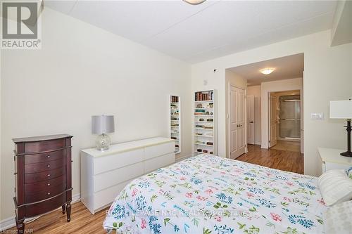 #113 -4644 Pettit Ave, Niagara Falls, ON - Indoor Photo Showing Bedroom