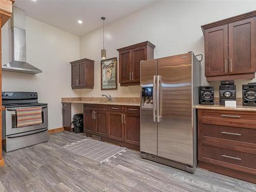 2127 Yellow Point Rd, Nanaimo, BC - Indoor Photo Showing Kitchen