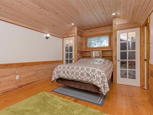 2127 Yellow Point Rd, Nanaimo, BC - Indoor Photo Showing Bedroom