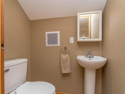 2127 Yellow Point Rd, Nanaimo, BC - Indoor Photo Showing Bathroom