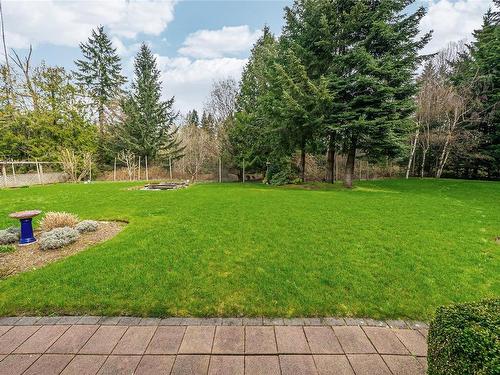 186 Holland Rd, Nanaimo, BC - Outdoor With Backyard