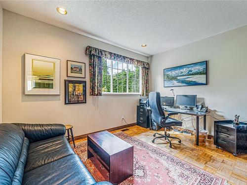 186 Holland Rd, Nanaimo, BC - Indoor