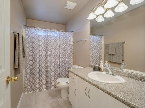 109 Quincy St, View Royal, BC - Indoor Photo Showing Bathroom