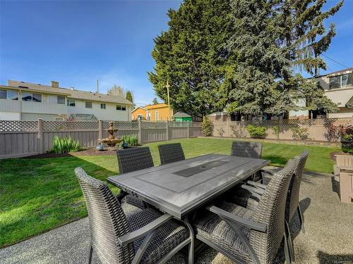 109 Quincy St, View Royal, BC - Outdoor With Deck Patio Veranda With Backyard