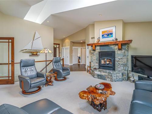 1594 Clayton Cres, Nanoose Bay, BC - Indoor Photo Showing Living Room With Fireplace