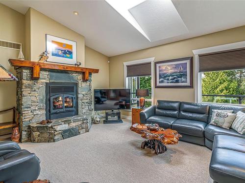 1594 Clayton Cres, Nanoose Bay, BC - Indoor Photo Showing Living Room With Fireplace