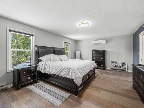 6299 Cherry Creek Rd, Port Alberni, BC - Indoor Photo Showing Bedroom