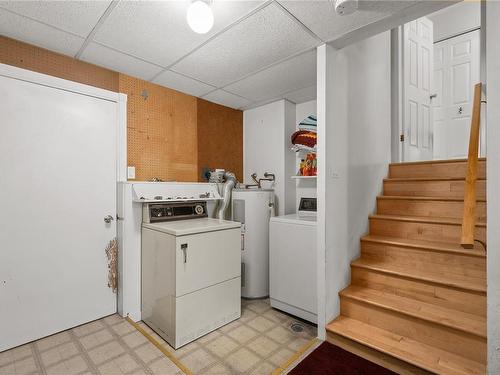 57 Cilaire Dr, Nanaimo, BC - Indoor Photo Showing Laundry Room