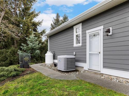 1953 Highland Rd, Nanoose Bay, BC - Outdoor With Exterior