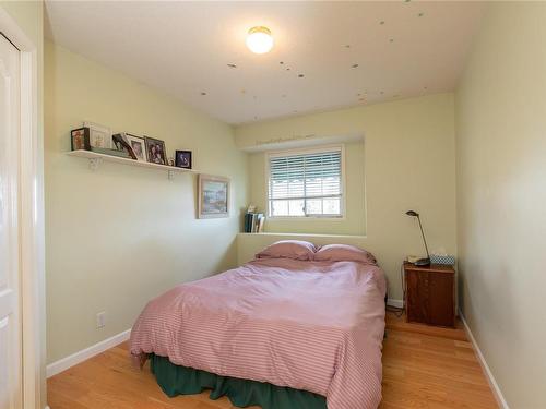 5992 Schooner Way, Nanaimo, BC - Indoor Photo Showing Bedroom