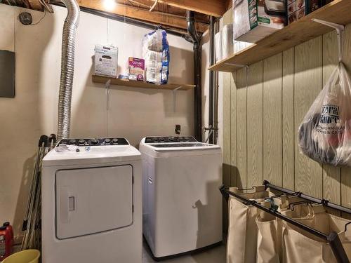 2-1980 Glenwood Drive, Kamloops, BC - Indoor Photo Showing Laundry Room