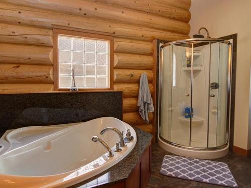 351 Lakeshore Drive, Chase, BC - Indoor Photo Showing Bathroom