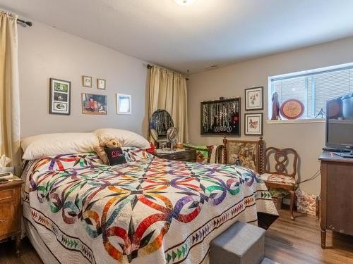 2343 Whitburn Cres, Kamloops, BC - Indoor Photo Showing Bedroom