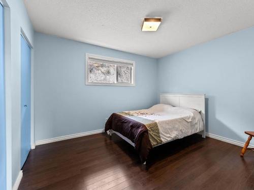 319 Crawford Crt, Kamloops, BC - Indoor Photo Showing Bedroom