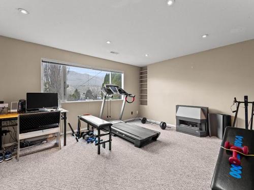 319 Crawford Crt, Kamloops, BC - Indoor Photo Showing Gym Room