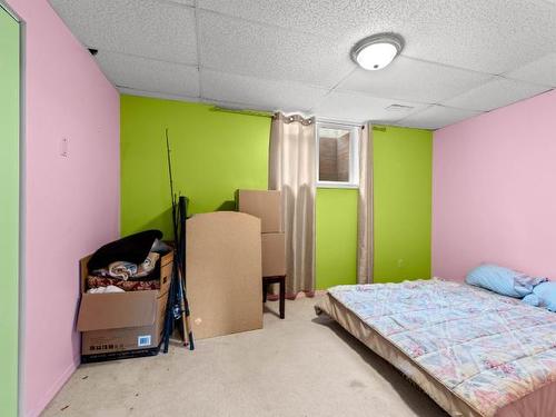 319 Crawford Crt, Kamloops, BC - Indoor Photo Showing Bedroom