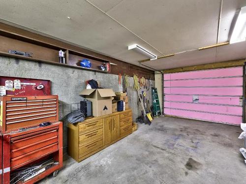 319 Crawford Crt, Kamloops, BC - Indoor Photo Showing Garage