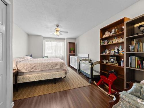 876 Nicolani Drive, Kamloops, BC - Indoor Photo Showing Bedroom
