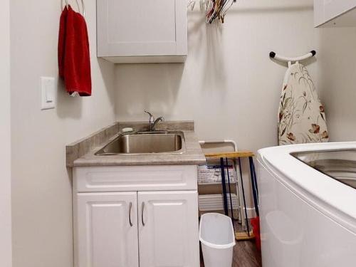 208-2514 Spring Bank Ave, Merritt, BC - Indoor Photo Showing Laundry Room