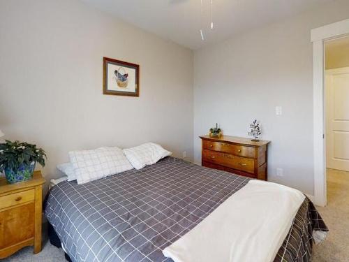 208-2514 Spring Bank Ave, Merritt, BC - Indoor Photo Showing Bedroom