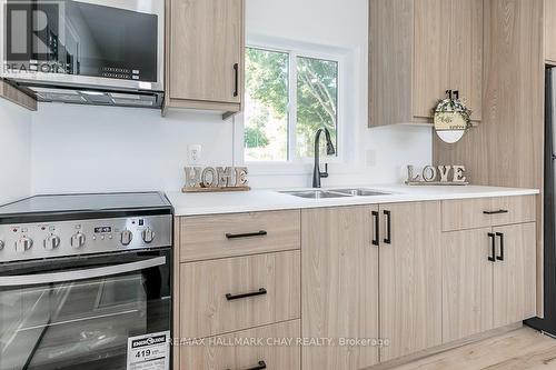 47 Moon Point Drive, Oro-Medonte, ON - Indoor Photo Showing Kitchen With Double Sink