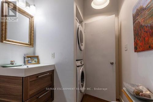 #413 -66 Bay St S, Hamilton, ON - Indoor Photo Showing Laundry Room