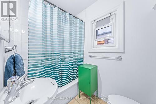 180 Lippincott St, Toronto, ON - Indoor Photo Showing Bathroom