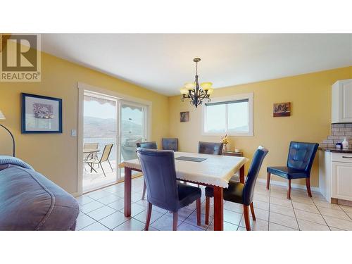 5803 Atkinson Crescent, Peachland, BC - Indoor Photo Showing Dining Room