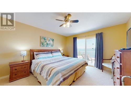 5803 Atkinson Crescent, Peachland, BC - Indoor Photo Showing Bedroom