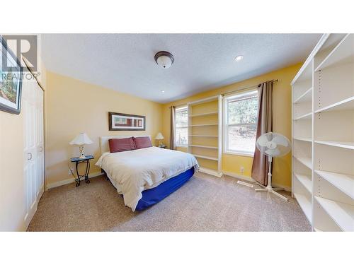 5803 Atkinson Crescent, Peachland, BC - Indoor Photo Showing Bedroom