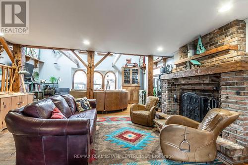 627 Bayshore Boulevard, Burlington, ON - Indoor Photo Showing Living Room With Fireplace