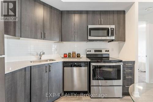 #707 -550 North Service Rd, Grimsby, ON - Indoor Photo Showing Kitchen With Upgraded Kitchen