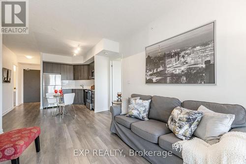 #707 -550 North Service Rd, Grimsby, ON - Indoor Photo Showing Living Room