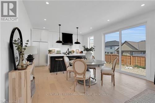 1918 Fountain Grass Drive, London, ON - Indoor Photo Showing Dining Room