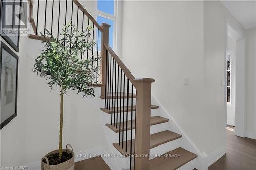 1918 Fountain Grass Drive, London, ON - Indoor Photo Showing Other Room