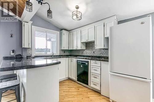 102 Downes Lake Road, Cartier, ON - Indoor Photo Showing Kitchen With Upgraded Kitchen
