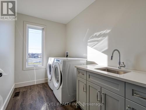 75 Trailview Drive, Tillsonburg, ON - Indoor Photo Showing Laundry Room