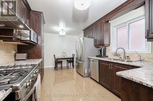 54 Abelard Avenue, Brampton, ON - Indoor Photo Showing Kitchen