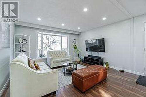 17 Shirley St, Orangeville, ON - Indoor Photo Showing Living Room