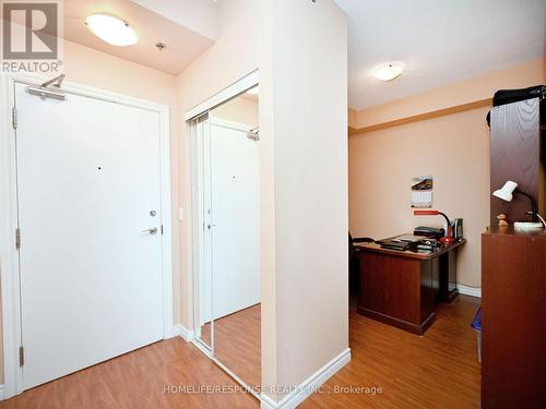 1107 - 810 Scollard Court W, Mississauga, ON - Indoor Photo Showing Other Room